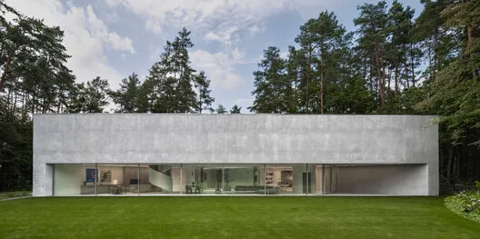 Trim House：Robert Konieczny 與 KWK Promes 的幾何建築實驗