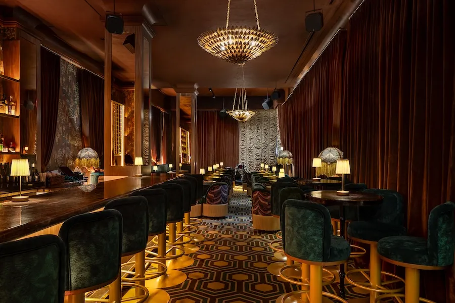 Winnie's Jazz Club：紐約 Refinery Hotel 華麗復刻 1920 年代爵士地下酒吧風華