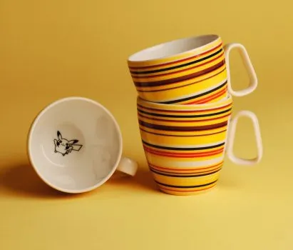 Iittala x Pokémon：經典條紋餐具注入皮卡丘的奇幻冒險