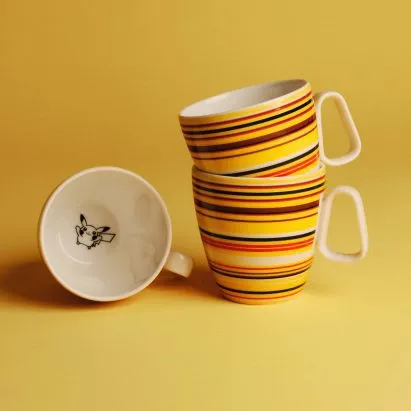 Iittala x Pokémon：經典條紋餐具注入皮卡丘的奇幻冒險