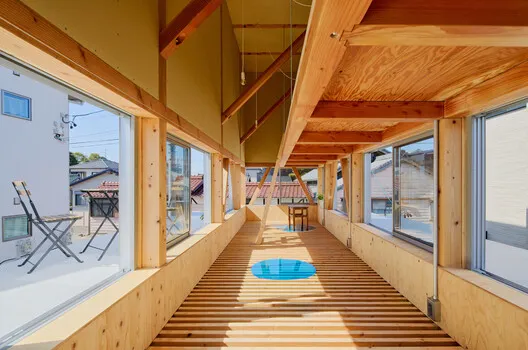 寧靜的侵蝕：快速變遷鄉村地景下的住宅建築再思
