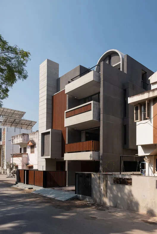 Veiled Void: Reimagining Urban Serenity Through Inward Architecture