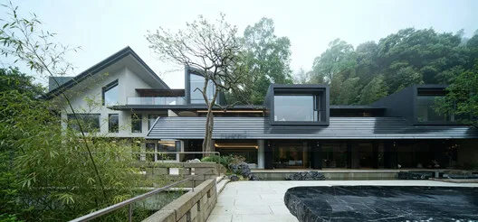 雲溪谷：建築與自然肌理的共生詩篇
