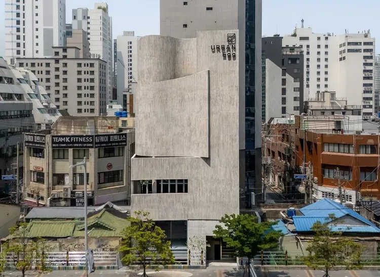 釜山全浦洞的重生敘事：Urban Egg 如何在歷史與現代之間雕刻空間詩篇