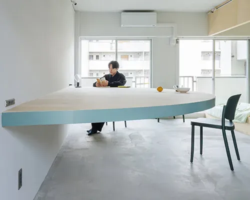 TATO Architects 翻轉京都閒置空間：以巨型半圓桌重塑共居美學