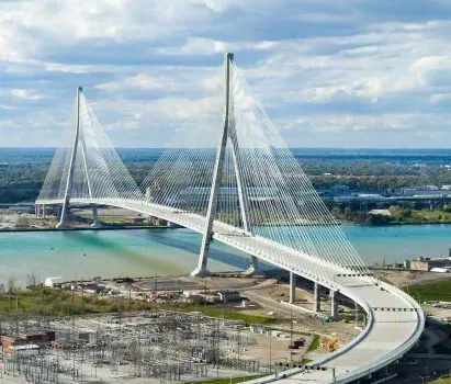 高迪霍威國際大橋：工程宏偉與運動精神的跨國交響