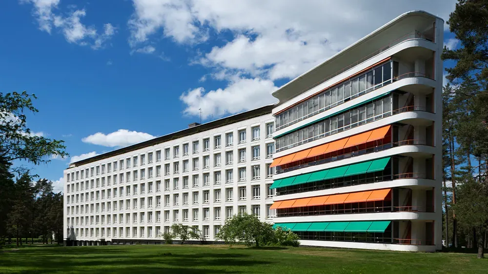Navigating the Vanguard: Essential Insights Shaping Hospitality Design