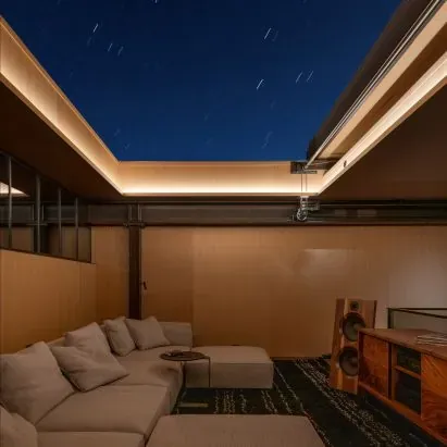 Olson Kundig's Sky View House: A Mountain Sanctuary with an Operable Roof to the Stars