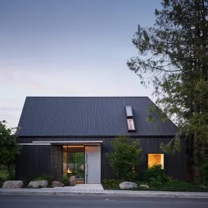 Orcas Island Artistic Retreat: GO'C Architecture Crafts a Serene Cedar-Clad Live-Work Sanctuary