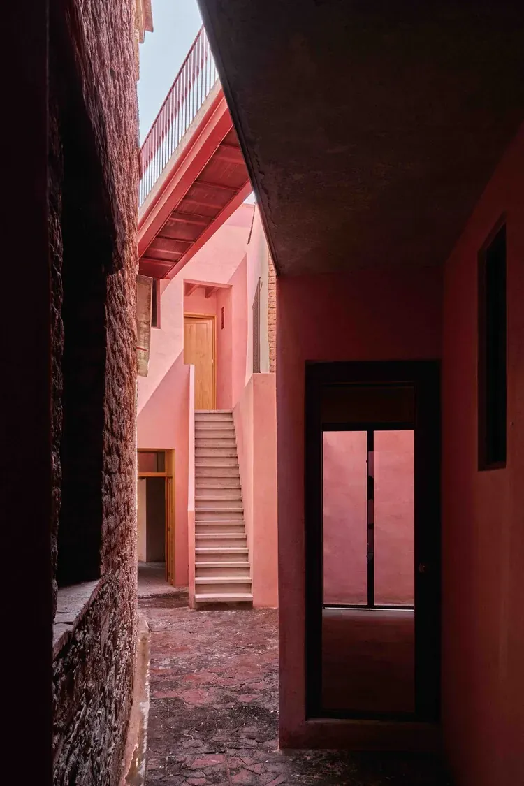 Guanajuato's Historic Reimagination: Hotel Casa de las Abuelas and the Art of Boutique Transformation