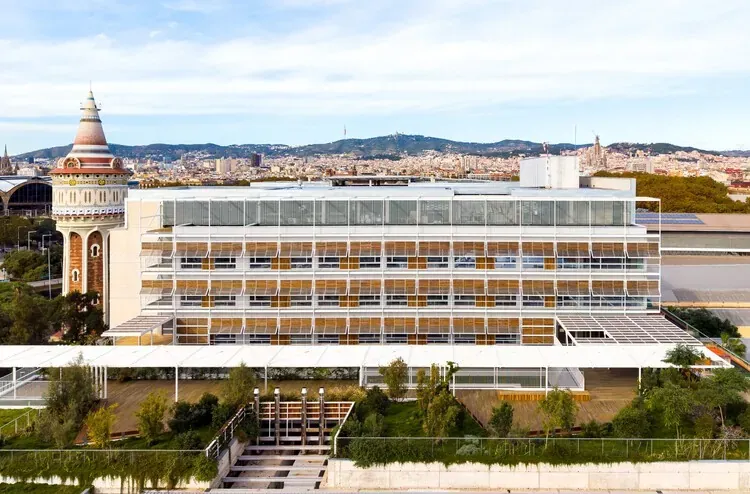 Hospital del Mar: Pioneering Future Healthcare Resilience Through Prefabricated Construction in Urban Environments